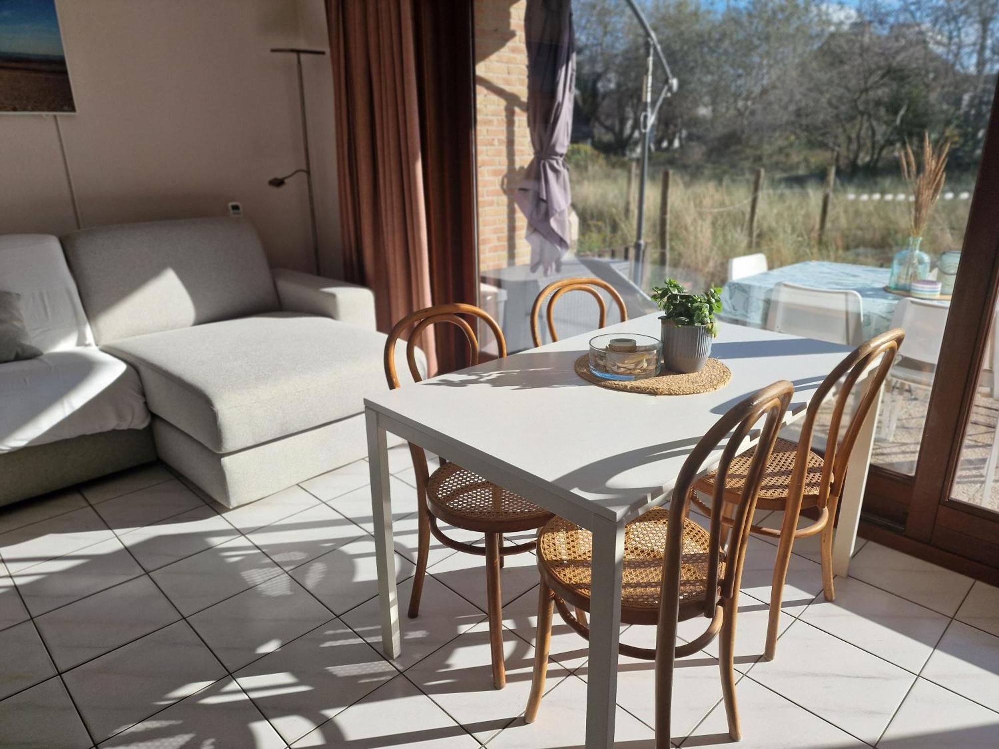 4-Persoons Appartement Met Een Mooi Uitzicht De Panne Zimmer foto